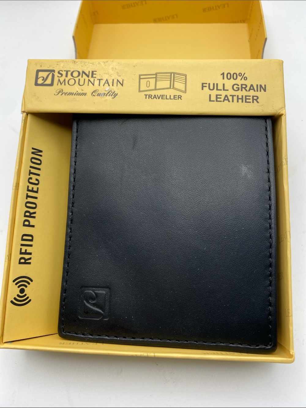 Stone Mountain Accessories Black Leather RFID Bi-Fold Card & Key Wallet